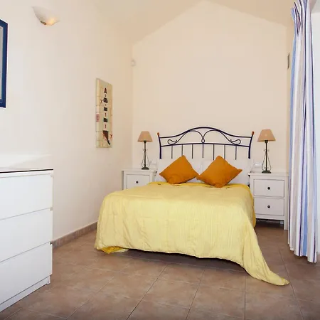 Wonderful Puerto Del Carmen Location Cilla Sea Views Large Pool Area Lanzarote Villa *