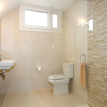 Wonderful Puerto Del Carmen Location Cilla Sea Views Large Pool Area Lanzarote Villa