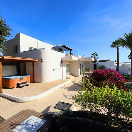 Wonderful Puerto Del Carmen Location Cilla Sea Views Large Pool Area Lanzarote * Tias