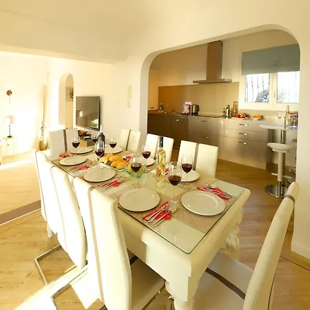 Wonderful Puerto Del Carmen Location Cilla Sea Views Large Pool Area Lanzarote Villa Tias